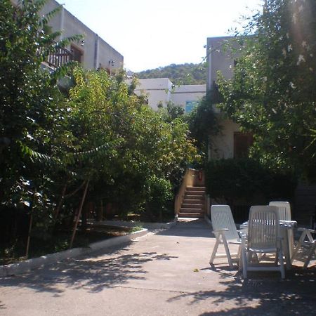 Ilios Apartments Poros Town Exterior foto